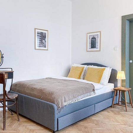 Turnkey I Vintage Terrace Apartment Prag Dış mekan fotoğraf